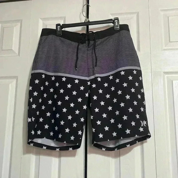 Mens Hurley's Stars and Stripes board shorts size 36 - Picture 1 of 10